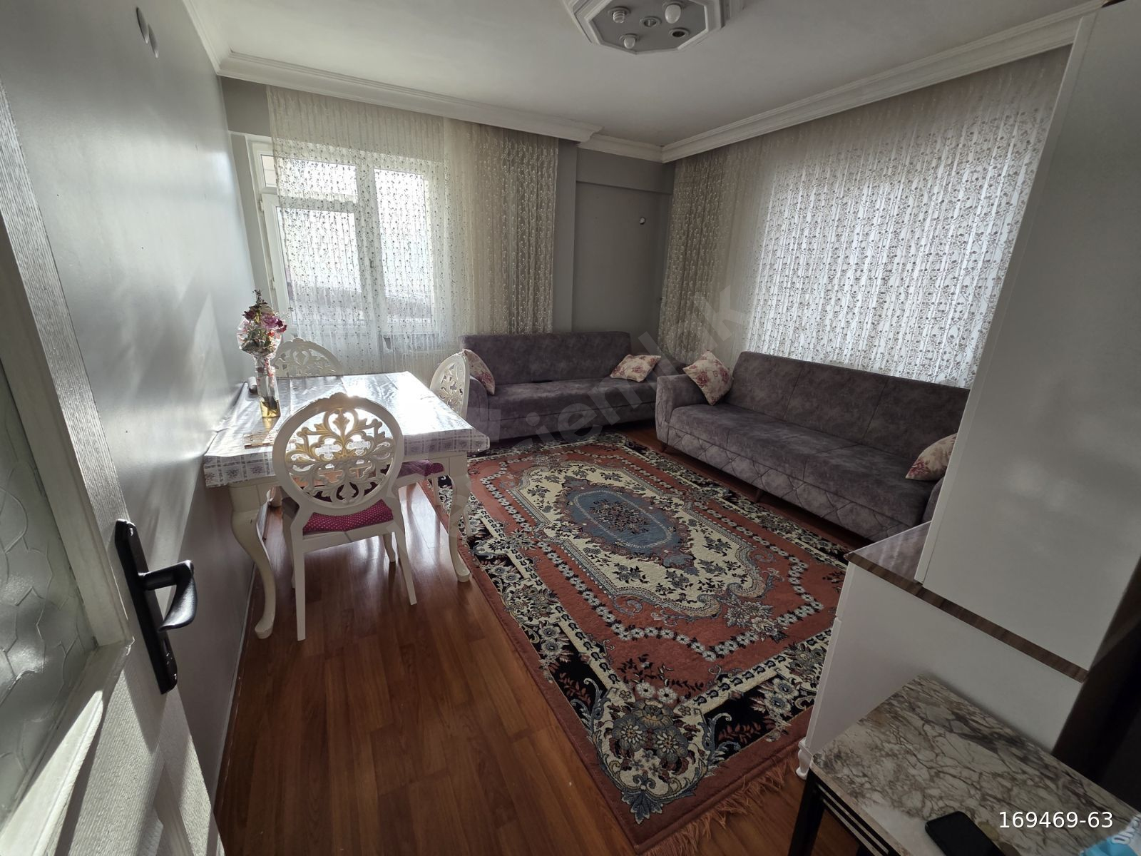METROYA 5 DK KİRAZLIDA SATILIK 3+1 DAİRE KREDİYE UYGUN
