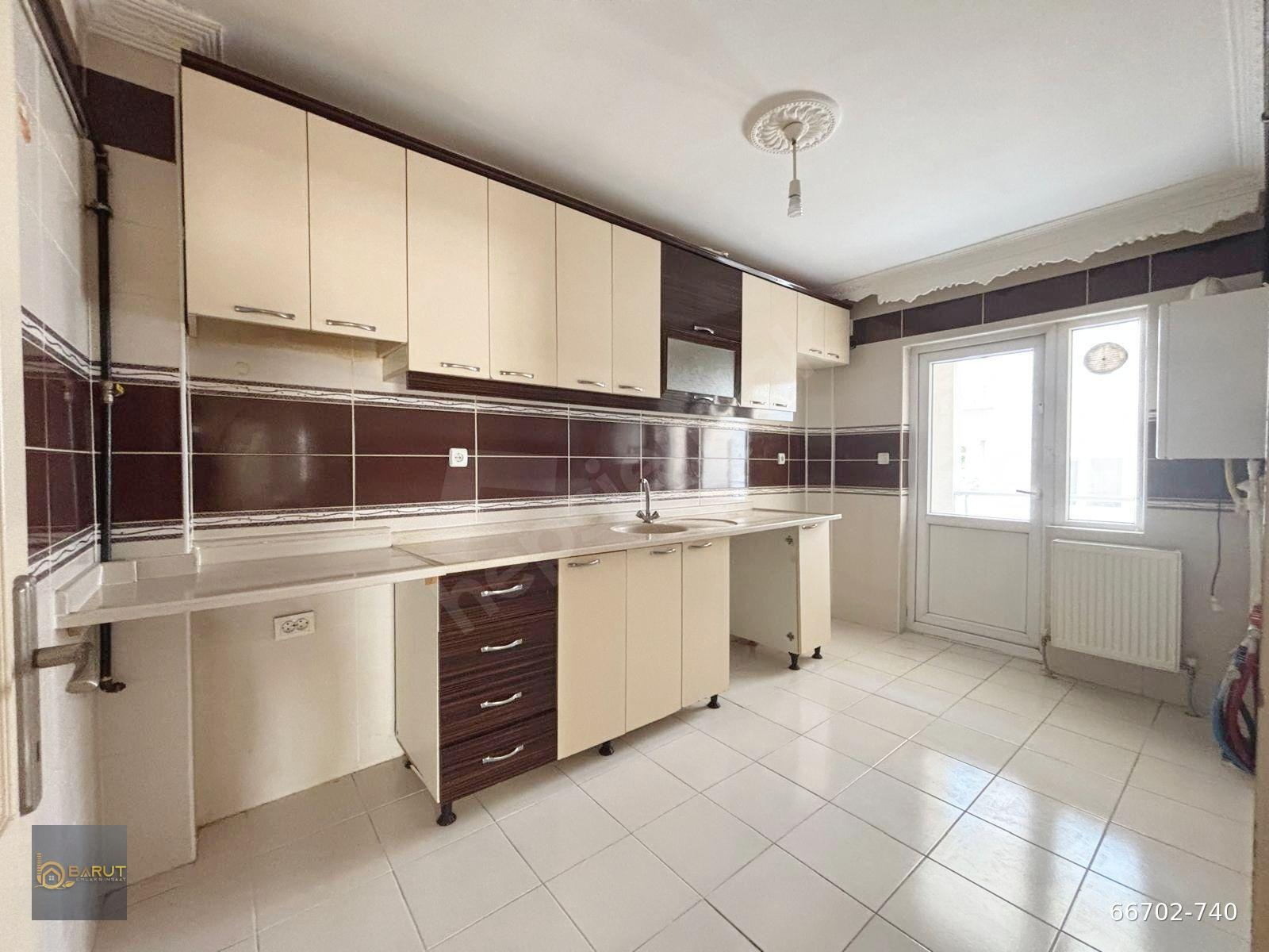 BARUT EMLAKTAN PARK YAKINI ASANSÖRLÜ GÜNEY CEPHE 1.KAT 3+1 DAİRE