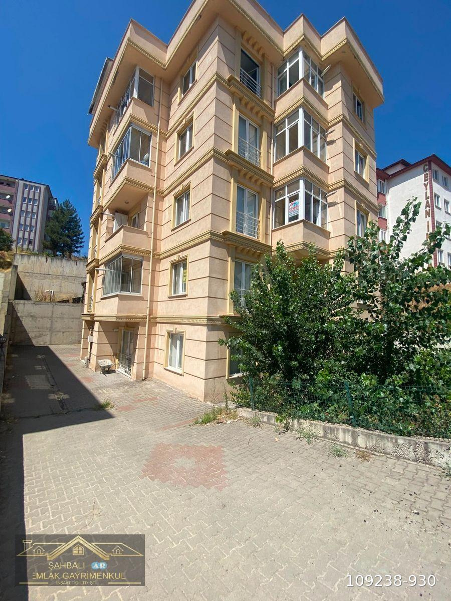 100. YILIN MERKEZİNDE KİRALIK ARA KAT EŞYALI AMERİKAN MUTFAKLI DAİRE