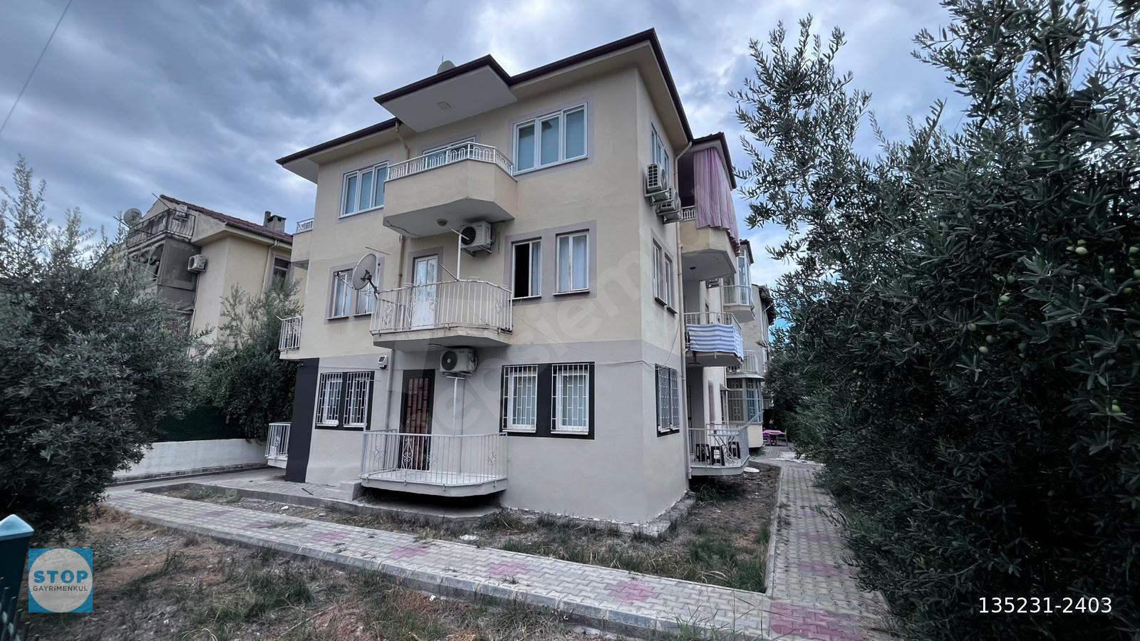 Stoptan 35.000 TL kira getirili sahile 350 mt bakımlı 3+1