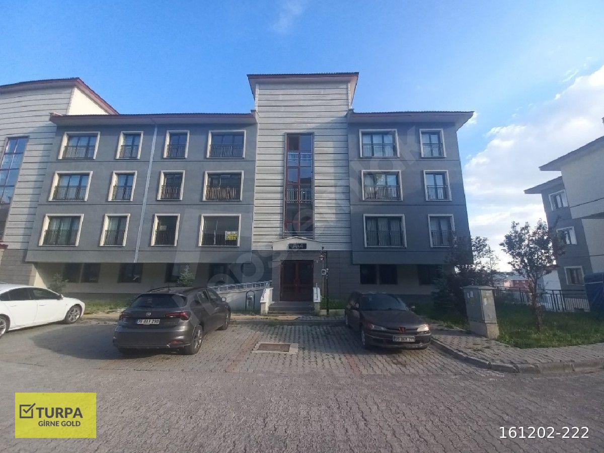 BAYRAMPAŞA YENİ TOKİ'DE SATILIK ARA KAT 3+1 DAİRE