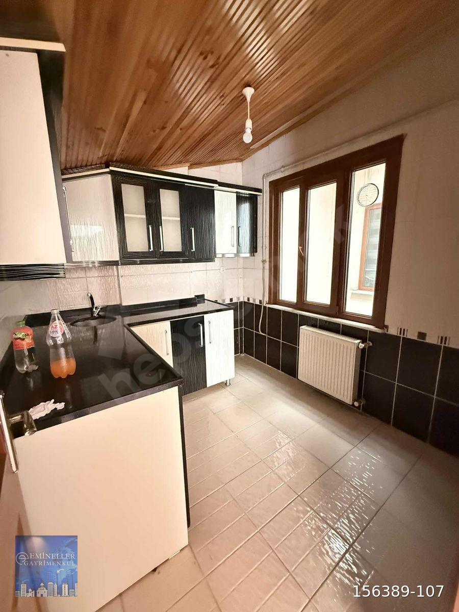 ARNAVUTKÖYDE METRO ve ULAŞIMIN DİBİNDE CADDE ÜZERİ KİRALIK DAİRE