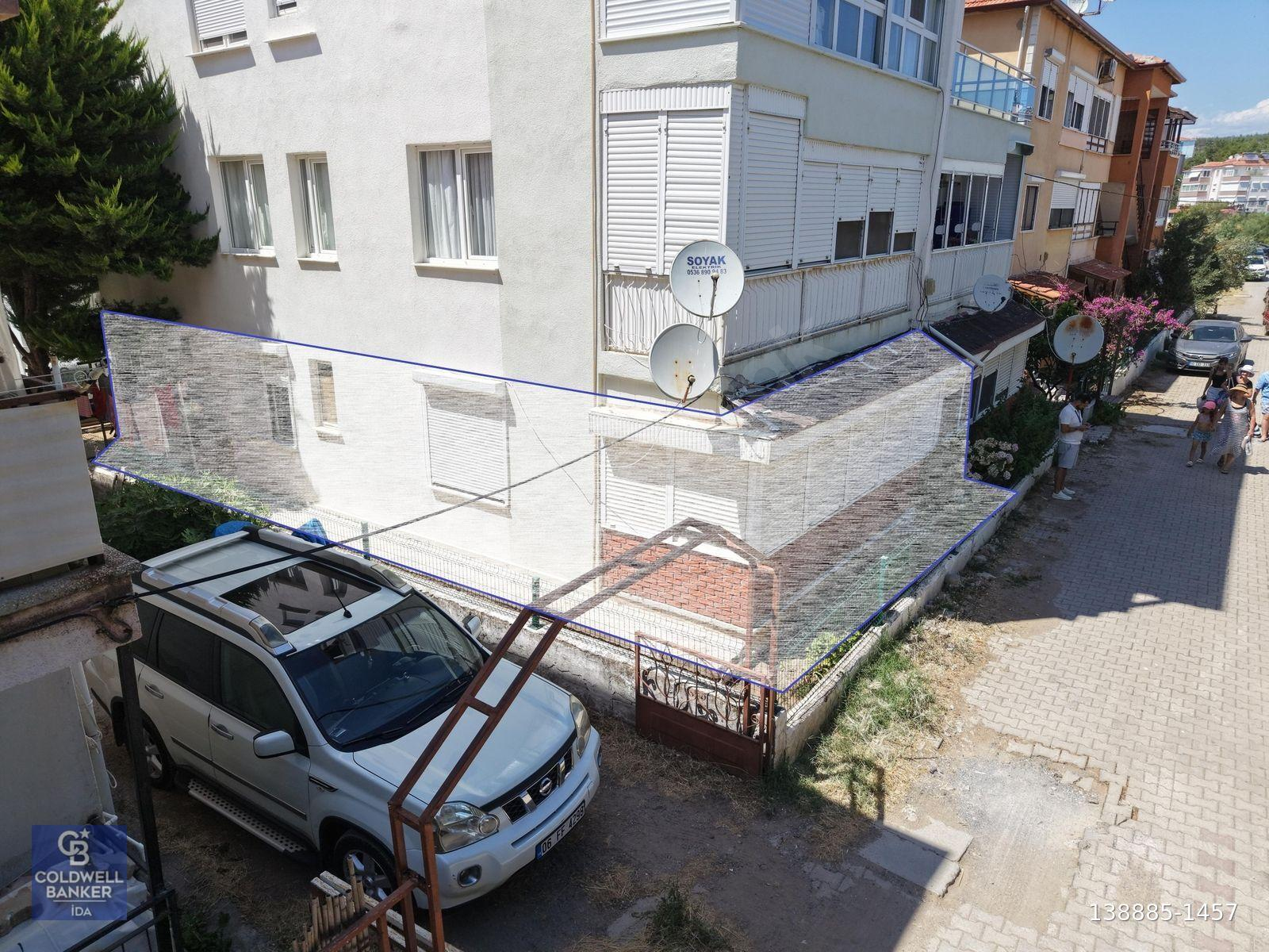 AYVALIK BADAVUT'TA DENİZE 200 METRE 2+1 BAHÇE KATI