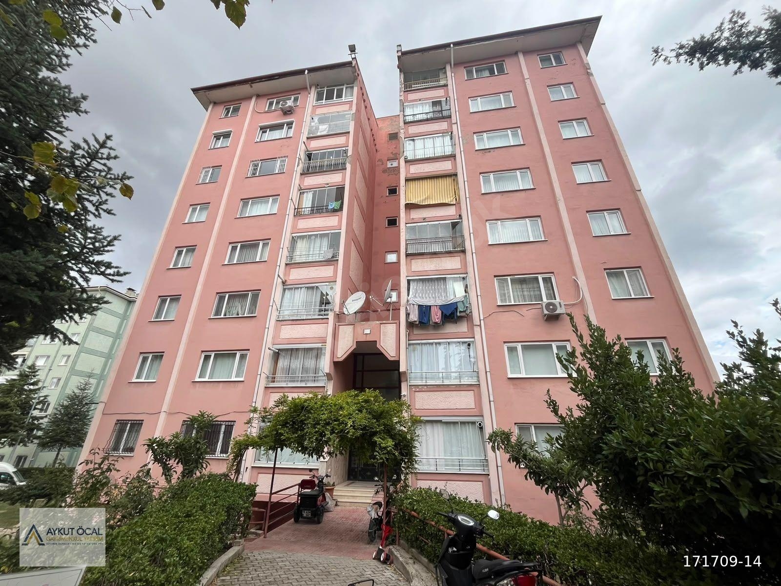 TOKİ KONUTLARINDA ARAKAT GÖL MANZARALI SATILIK DAİRE