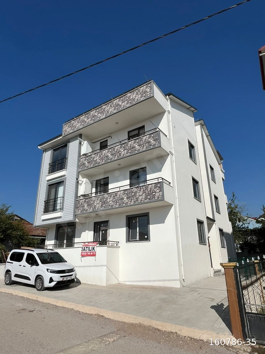 DERİNCE ESKİYOLDA SIFIR 2+1 YÜKSEK GİRİŞ DAİRE