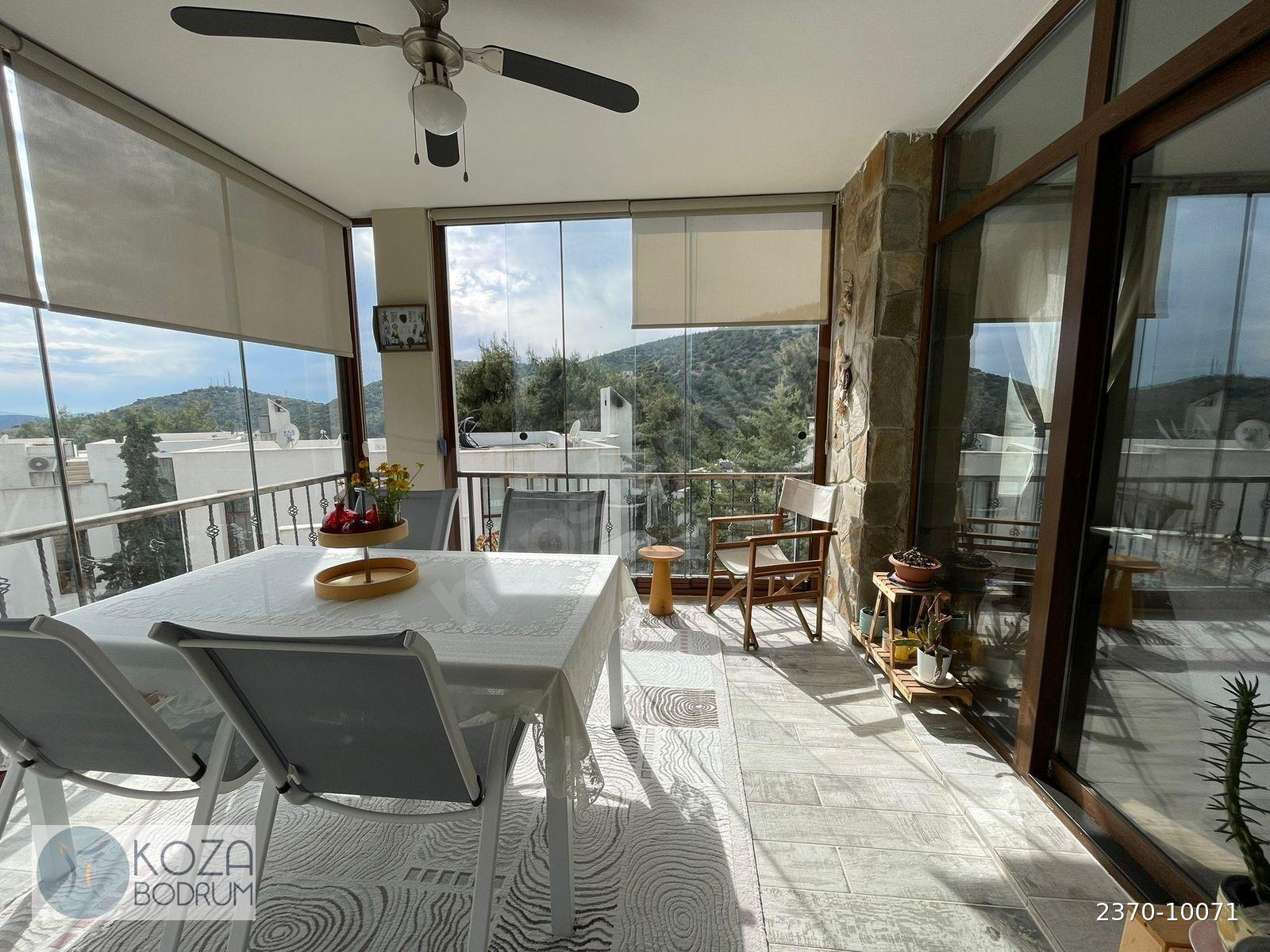 Bodrum Merkezde Havuzlu Sitede Deniz Manzaralı Kiralık 2+1 Daire