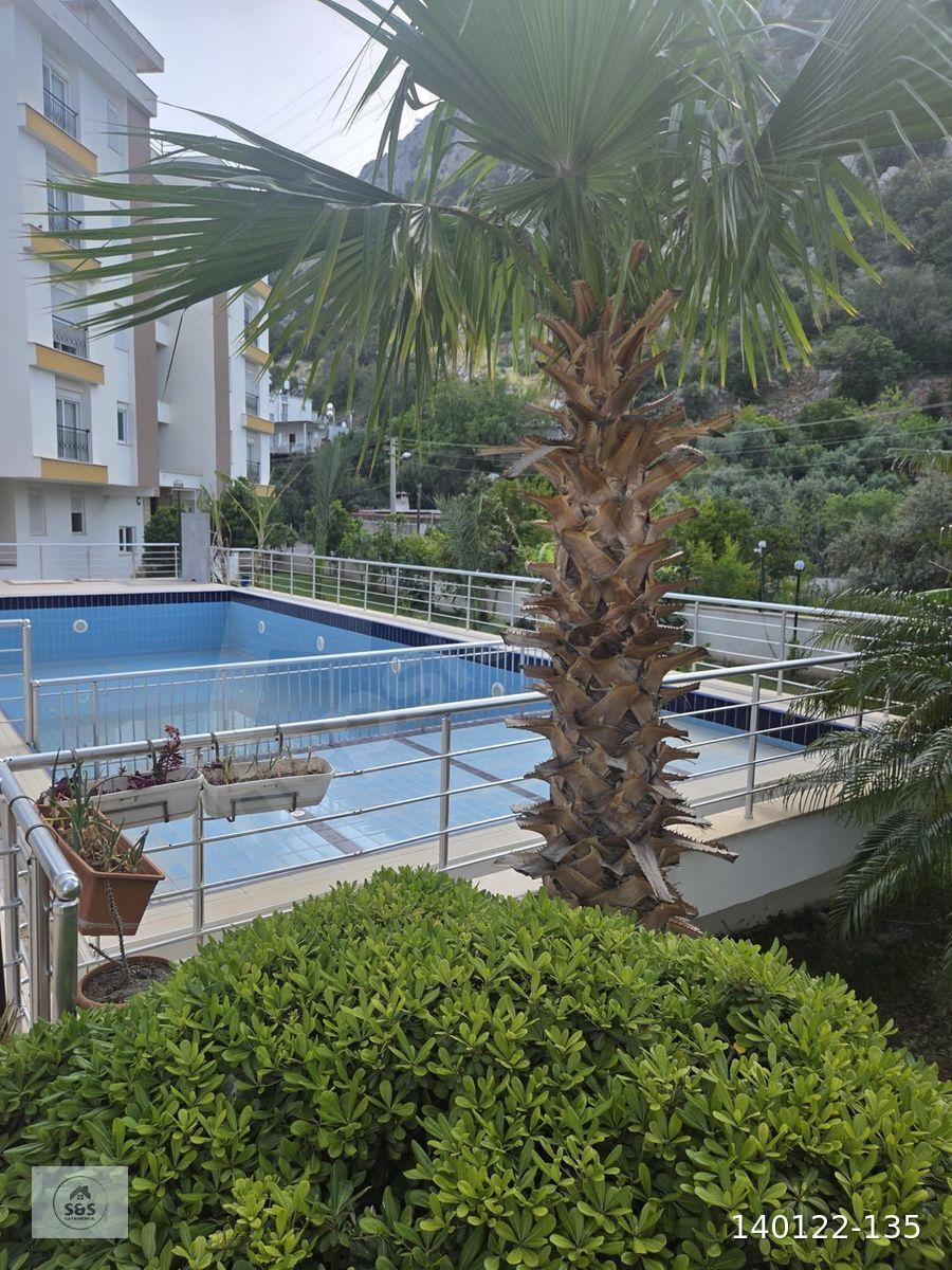 Konyaaltı hurmada yüzme havuzlu full eşyalı 1+1