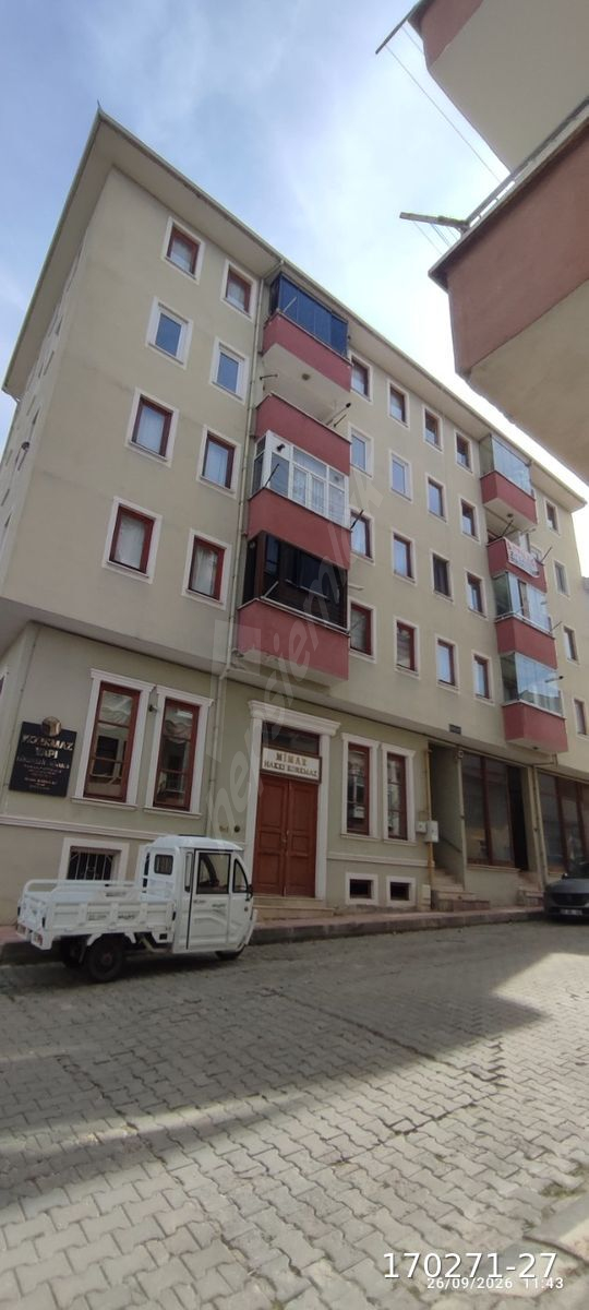 ÖZMEN EMLAKTAN HARMANCIK MAHALLESİNDE DOĞALGAZLI ASANSÖRLÜ 2+1 KİRALIK DAİRE
