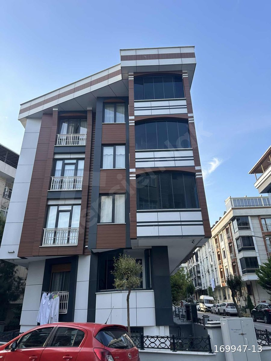 DENİZKÖŞKLER MAHALLESİNDE 2+1 80 M2 5 YAŞINDA TEMİZ YÜKSEK GİRİŞ