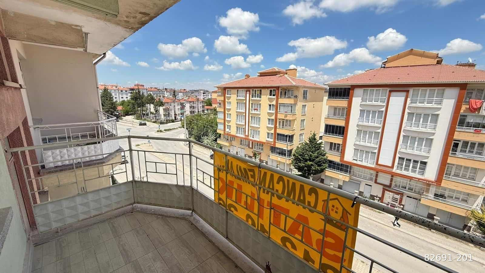 CANCAN'DAN GAZİ MAHALLESİNDE DAĞ MANZARALI GARAJLI DAİRE