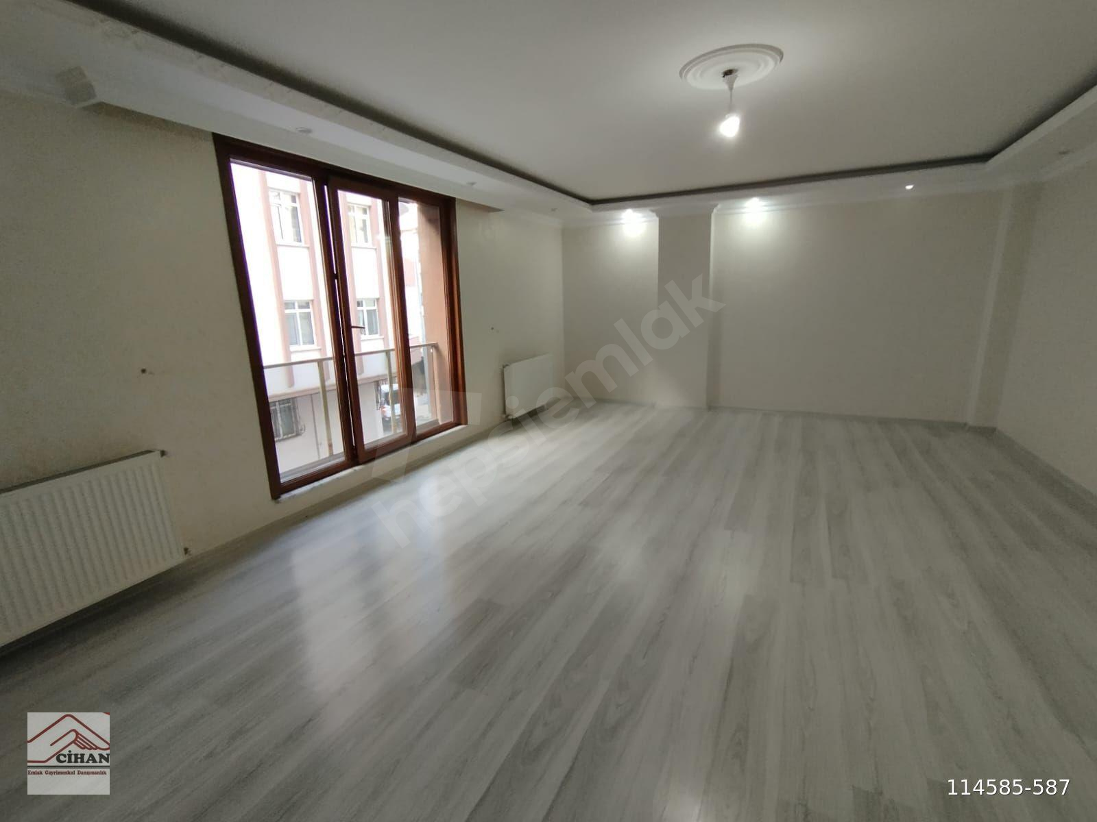 CUMHURİYET MAH.CUMHURİYET PARKIN HEMEN YANINDA GENİŞ 150 m2 3+1