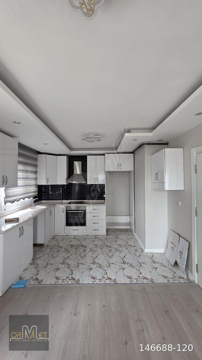 T.BAŞI BLV SEVENLER PASTANESİ ARKASI 3+1+Ç.BANYO SİTE'de CAZİP