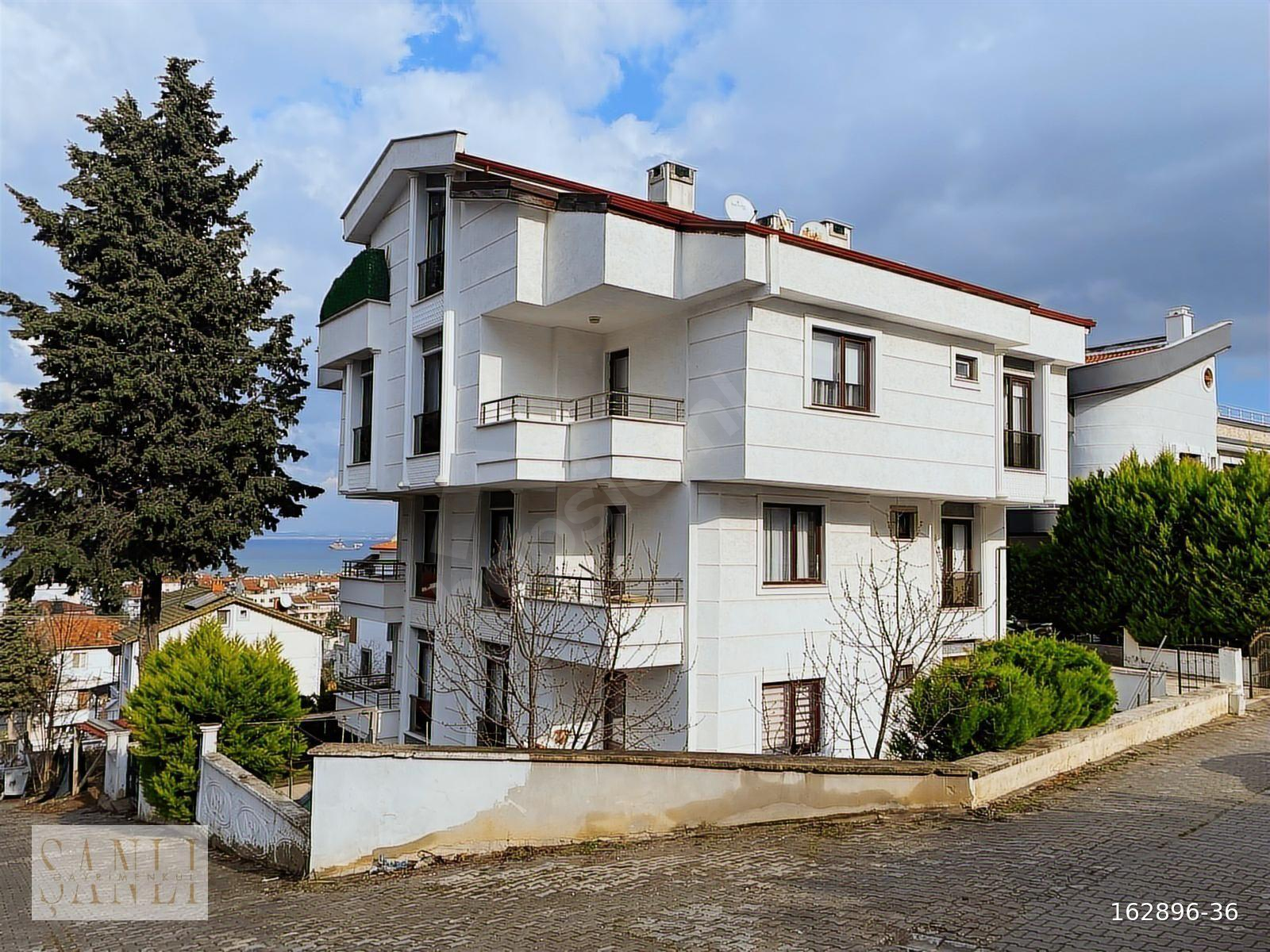 ŞANLI GAYRİMENKULDEN DENİZ MANZARALI SATILIK 2+1 ÇATI DUBLEKS