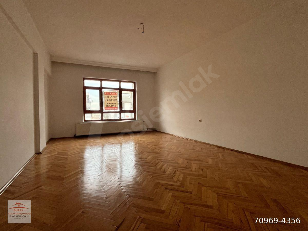 OSMAN GAZİ CADDESİ ÜZERİNDE ORTA KAT ÖN CEPHE BAĞIMSIZ SALON GENİŞ 3+1 DAİRE