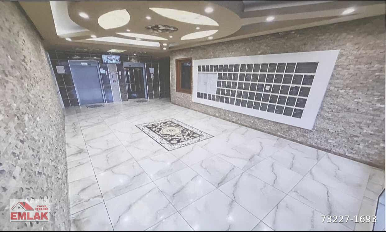 ZAFER ÇELİK GAYRİMENKULDEN LÜKS YAPILI KİRACILI SİTE DAİRESİ