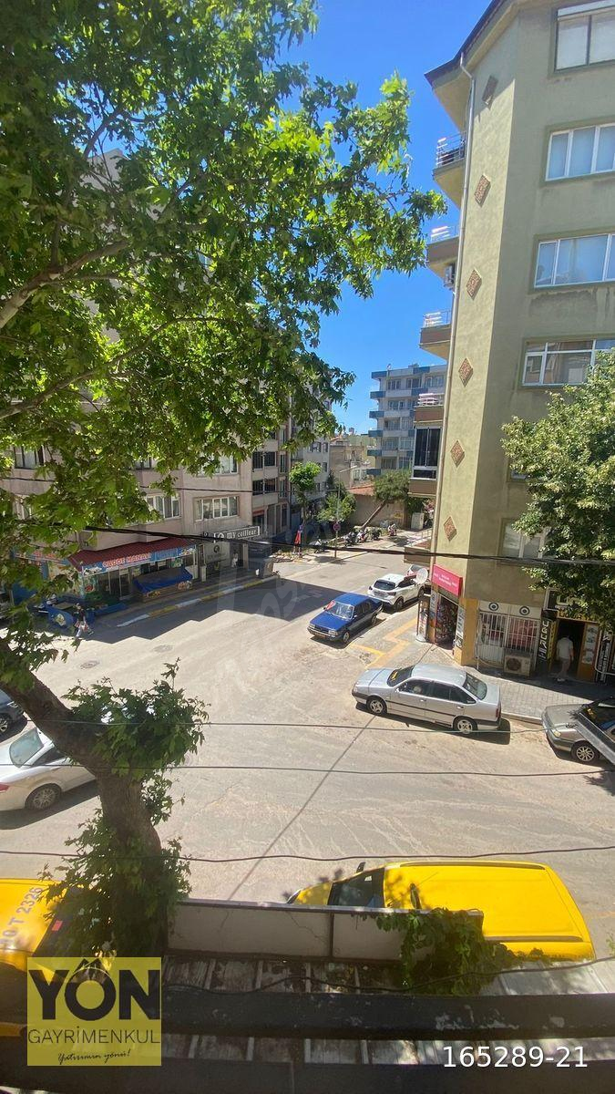 KURTULUŞ CADDESİ'NDE MERKEZİ KONUMDA SATILIK 2+1 ARAKAT DAİRE
