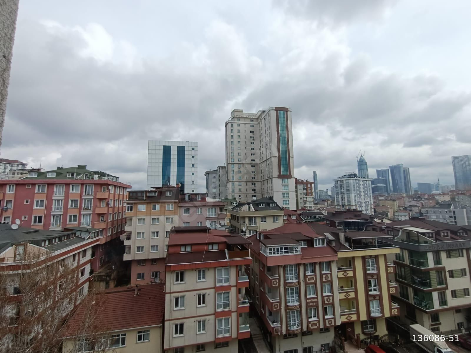 ALAZ'DAN ATAŞEHİR ŞEHİR IŞIKLARI SİTESİNDE GENİŞ 3+1 DAİRE