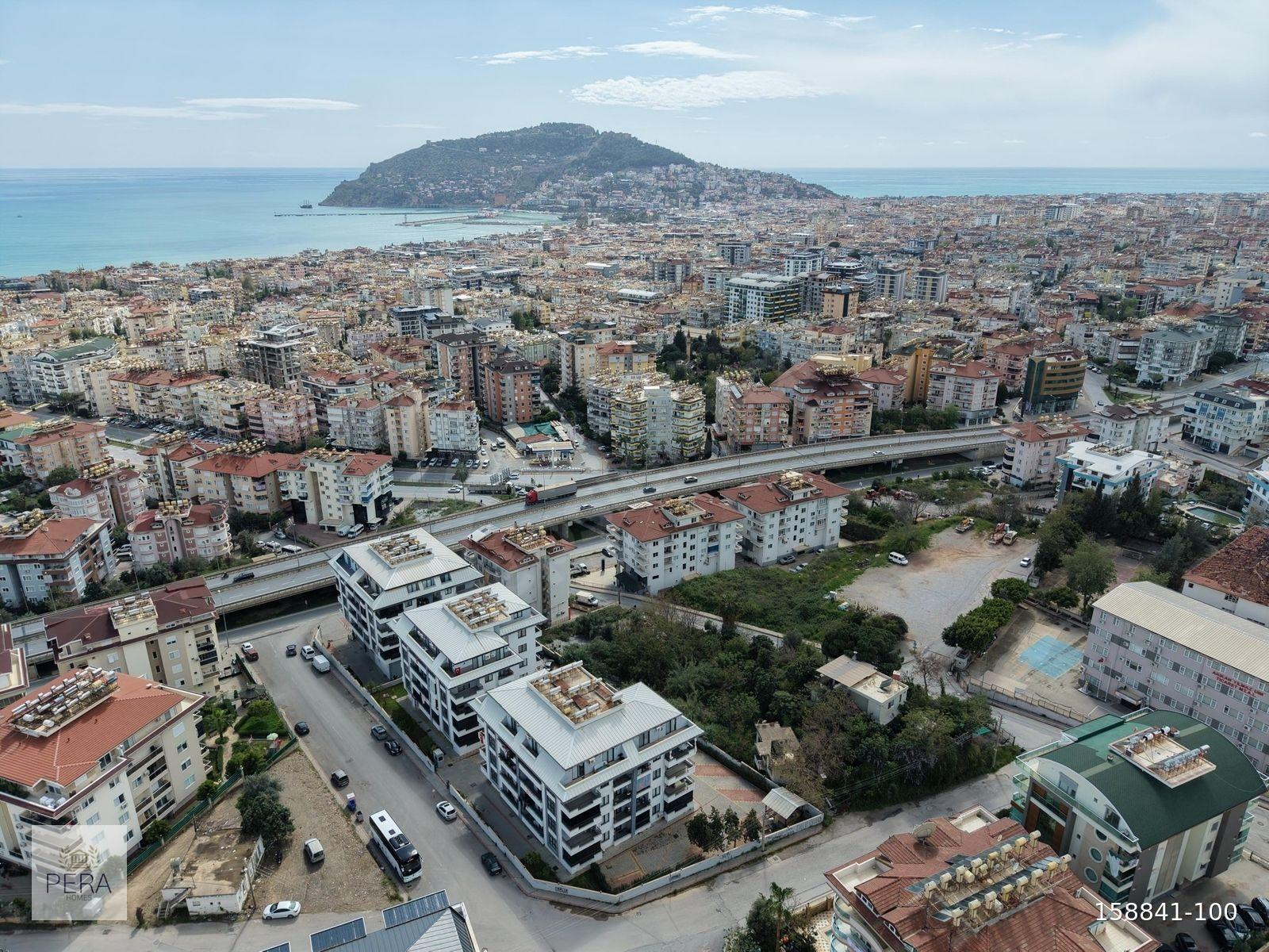 ALANYA HASBAHÇE SİTE İÇİ SATILIK AYRI MUTFAK DÜZ AYAK 4+1 DAİRE