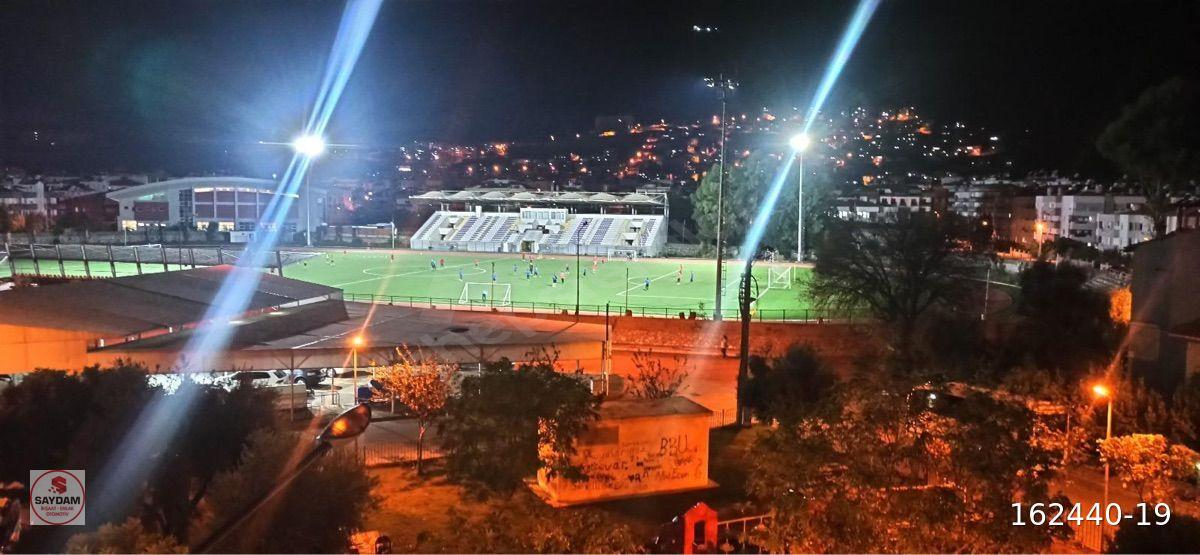 Cumhuriyet'te Önü Kapanmaz Geniş Teraslı 4+1 Çatı Dubleks