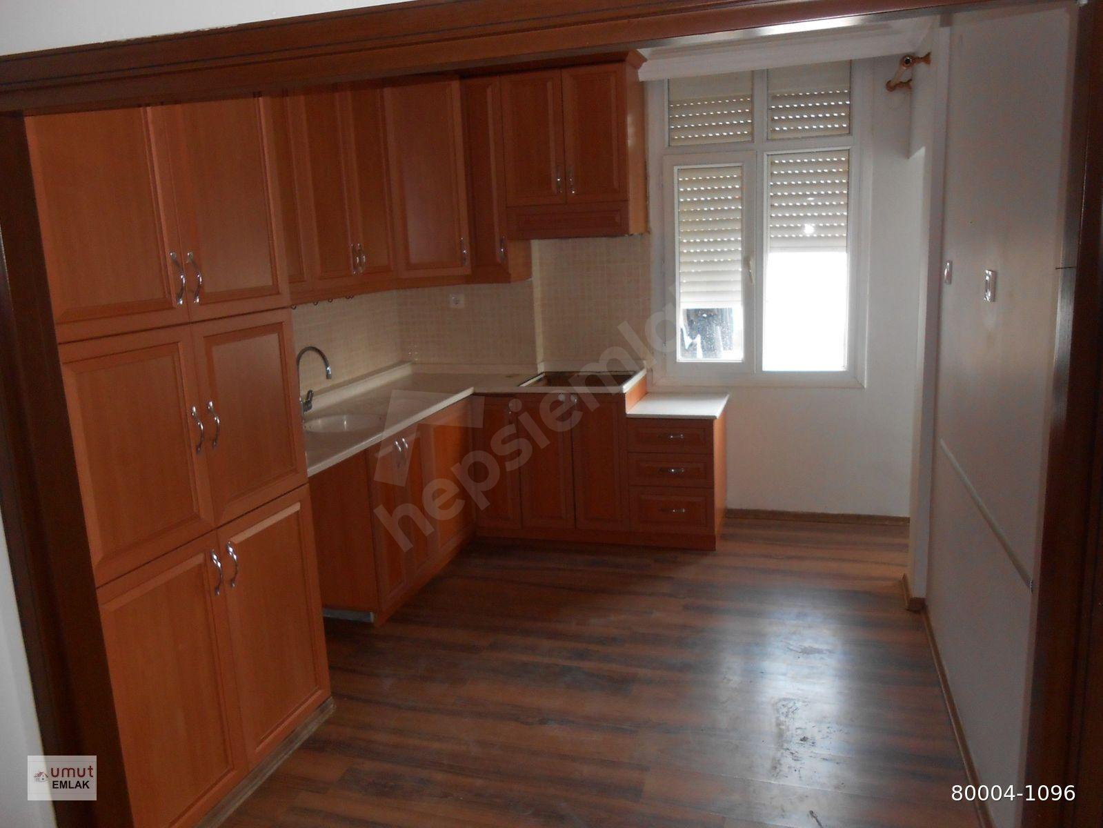 SATILIK GÜZELYALIDA SOSYETE PAZAR CİVARI 3+1 KAPALI MUTFAK DUBLEKS DAİRE