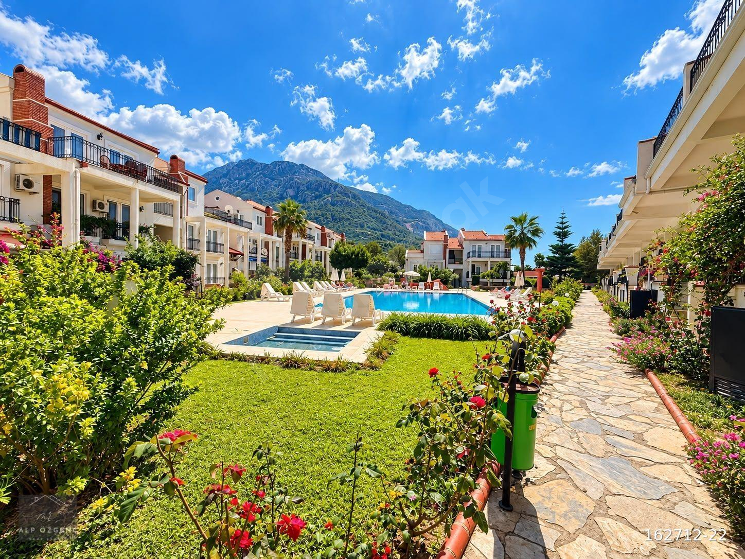 Fethiye Ölüdeniz Site İçerisinde Satılık 2+1 Daire