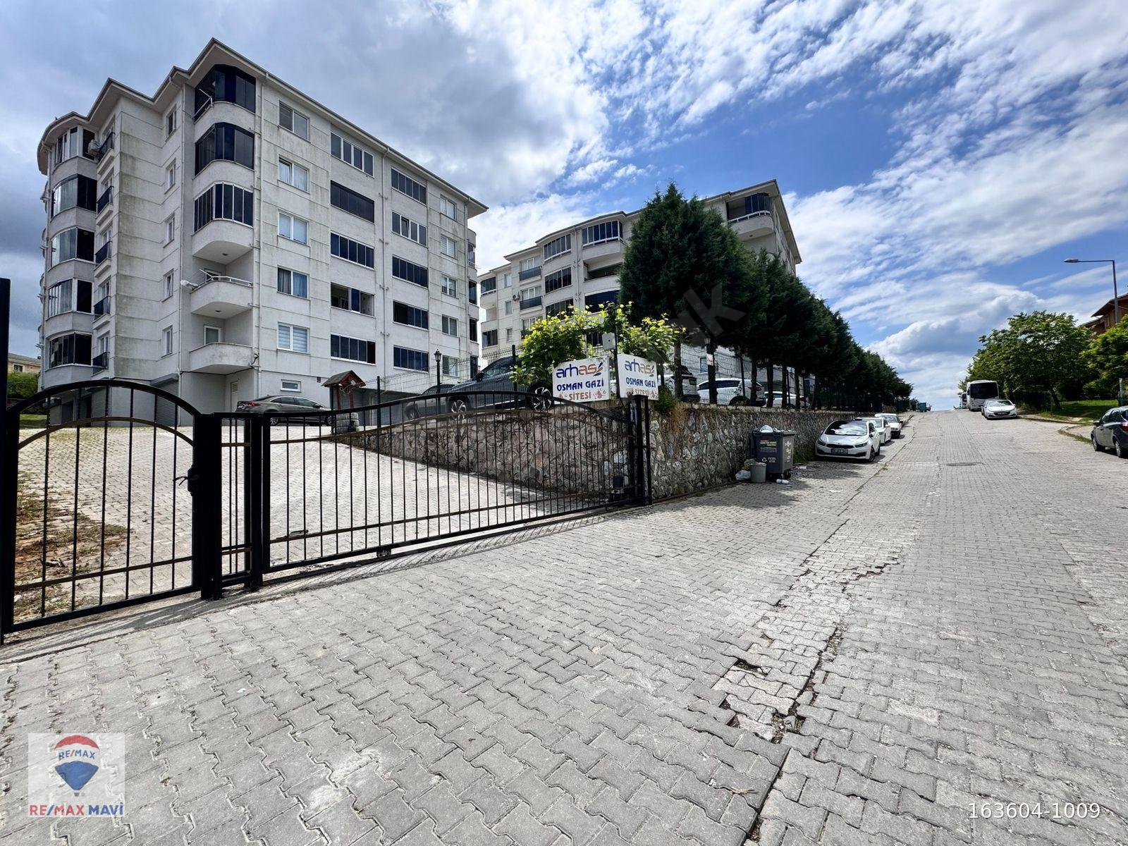 Korucuk Merkez'de Site İçi Kapalı Havuzlu Kiralık 3+1 145 m²