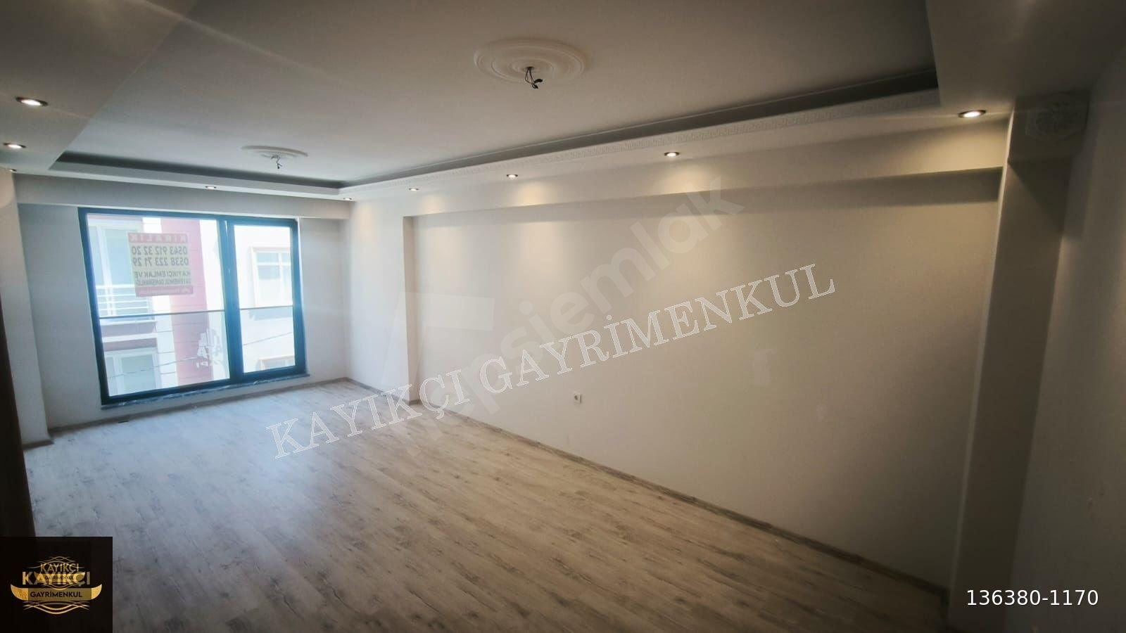 17 EYLÜL'DE FATİH OKULUNA YAKIN YENİ BİNA ASANSÖRLÜ 2+1 ARAKAT