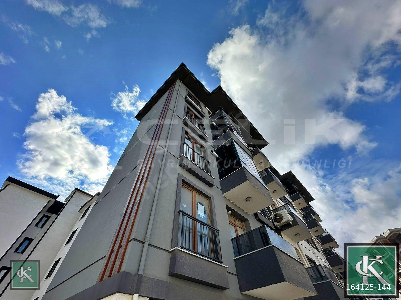ÇELİK EMLAKTAN SİTE İÇERSİNDE ARAKAT EŞYALI 2+0 KİRALIK DAİRE!!!