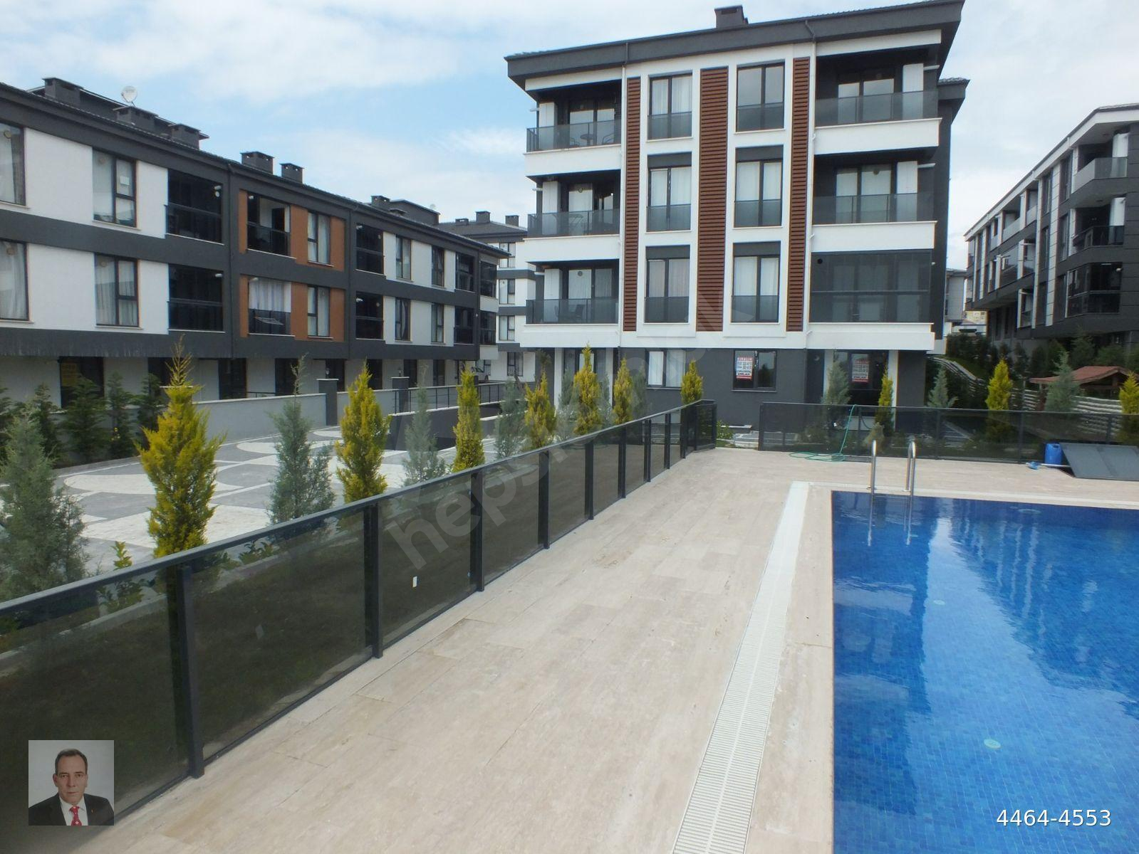 ÇORLU Kervancı Koru Sitesi’nde Havuz Cepheli, açık ve kapalı otoparklı ,Lüks ve Modern Yaşam!