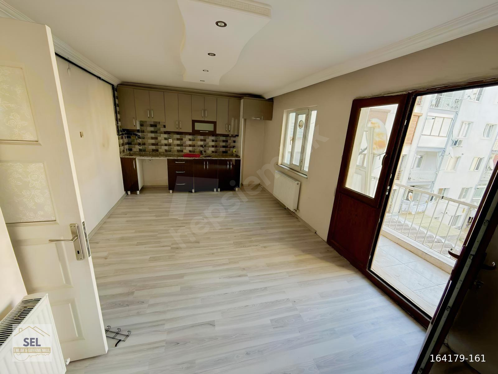 SEL EMLAK'TAN KUYUALANA'DA 2+1 Açık Mutfak Ara Kat Kiralık Daire
