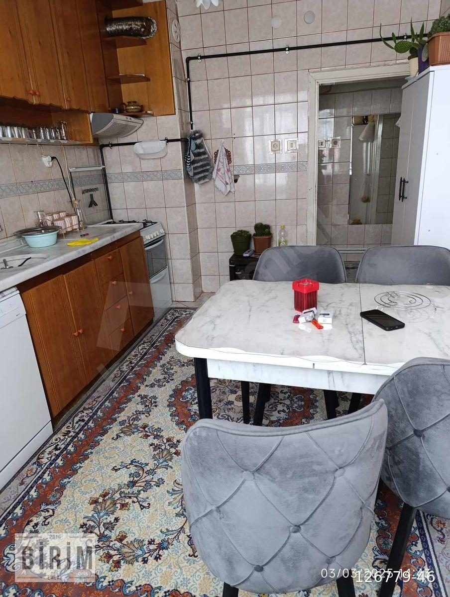BİRİM EMLAKTAN SATILIK BAKIMLI ÇARŞI MERKEZDE DAİRE