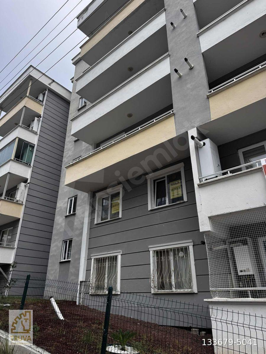 TRUVA // ONUR GÜNDÜZCÜ'DEN TRAMVAYA YAKIN ARA KAT EŞYALI 1+1