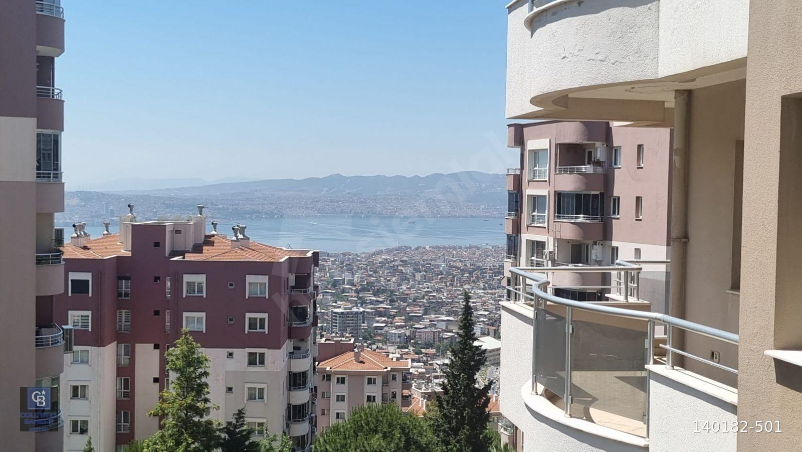 Bayraklı Körfez Evleri Mah. Deniz Manzaralı 3+1 Satılık Daire