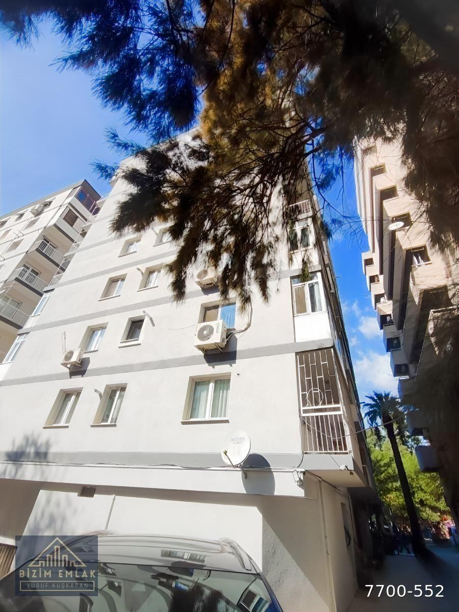 BORNOVA M.KEMAL CADDESİ'NDE 2+1 SATILIK DAİRE