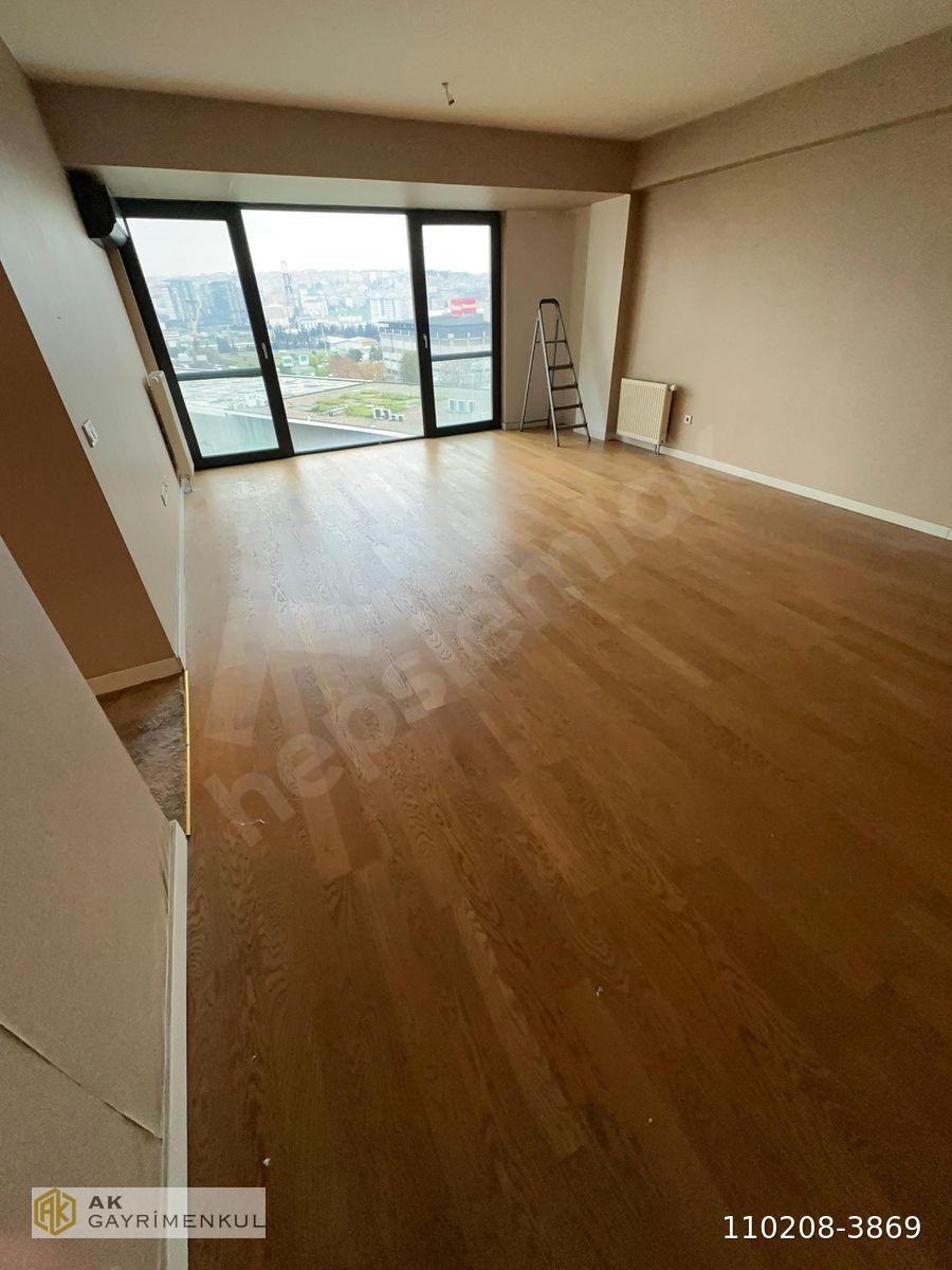 İSTWEST'TE 2+1 128M² HAVUZ MANZARALI KISA BLOKTA KONUT