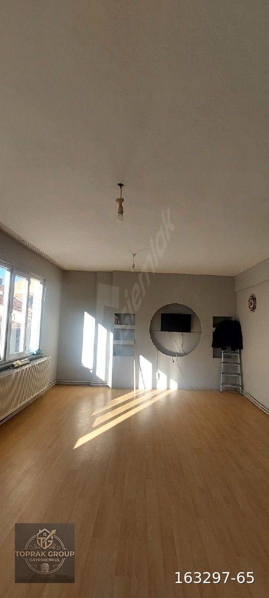ÇORLU KEMALETTIN MAH MEHMETCIK OKUL YANI KIRALIK ARAKAT DAİRE
