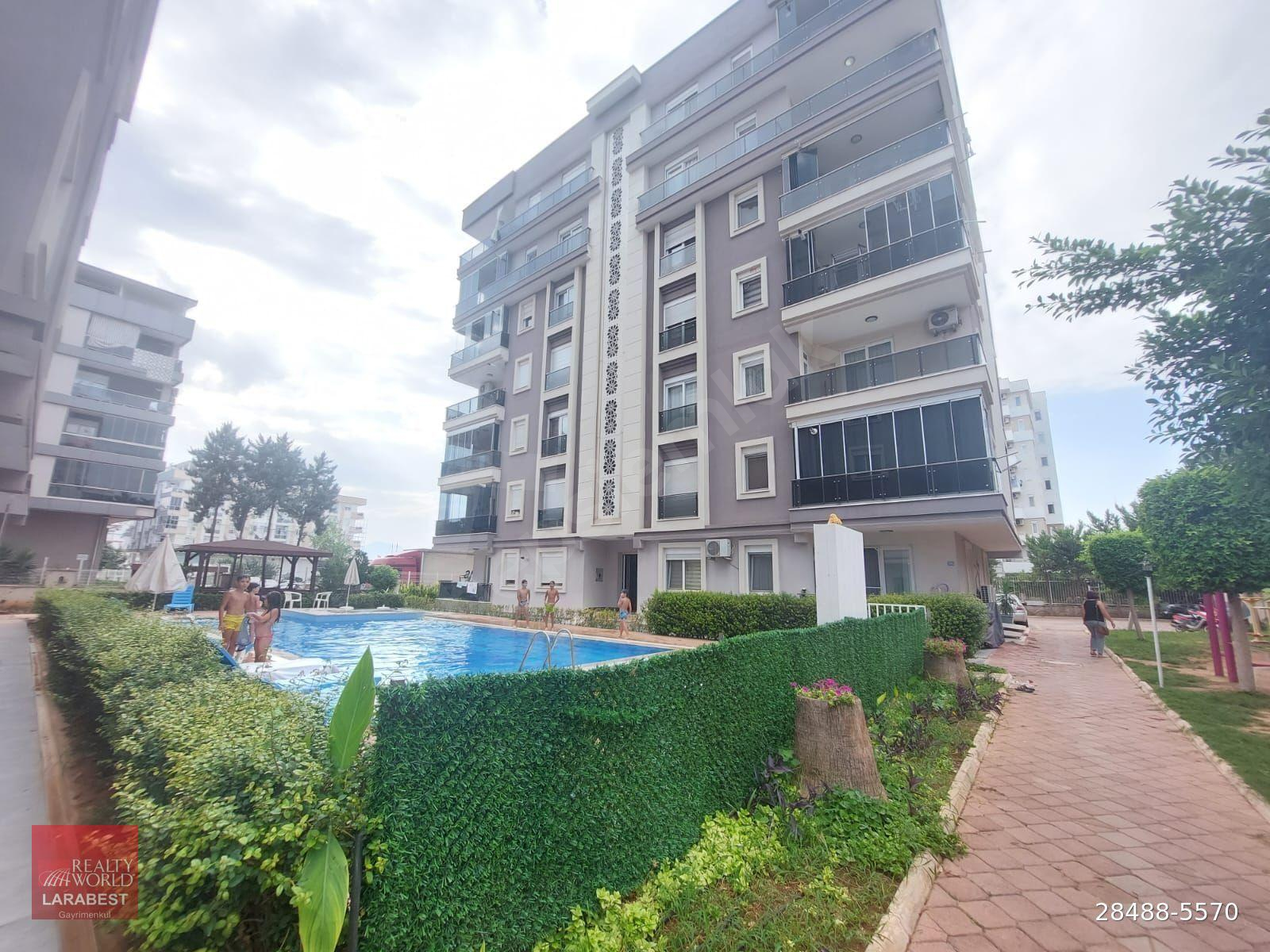 Doğuyaka Mahallesi'nde Havuzlu, Güvenlikli Sitede 3+1 Kiralık