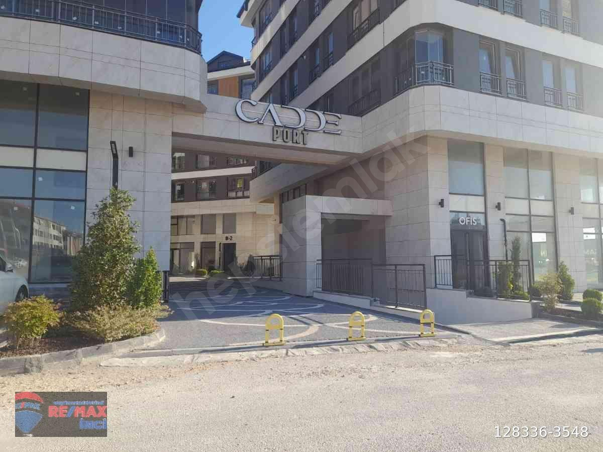RE/MAX İNCİ'DEN BANDIRMA CADDE PORT'TA KIRALIK 1+1 DAİRE