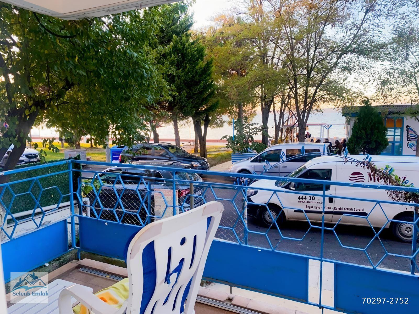 Karamürsel'de Denize Sıfır Yalı Dairesi,2+1,Eşyalı,Yüksek Giriş