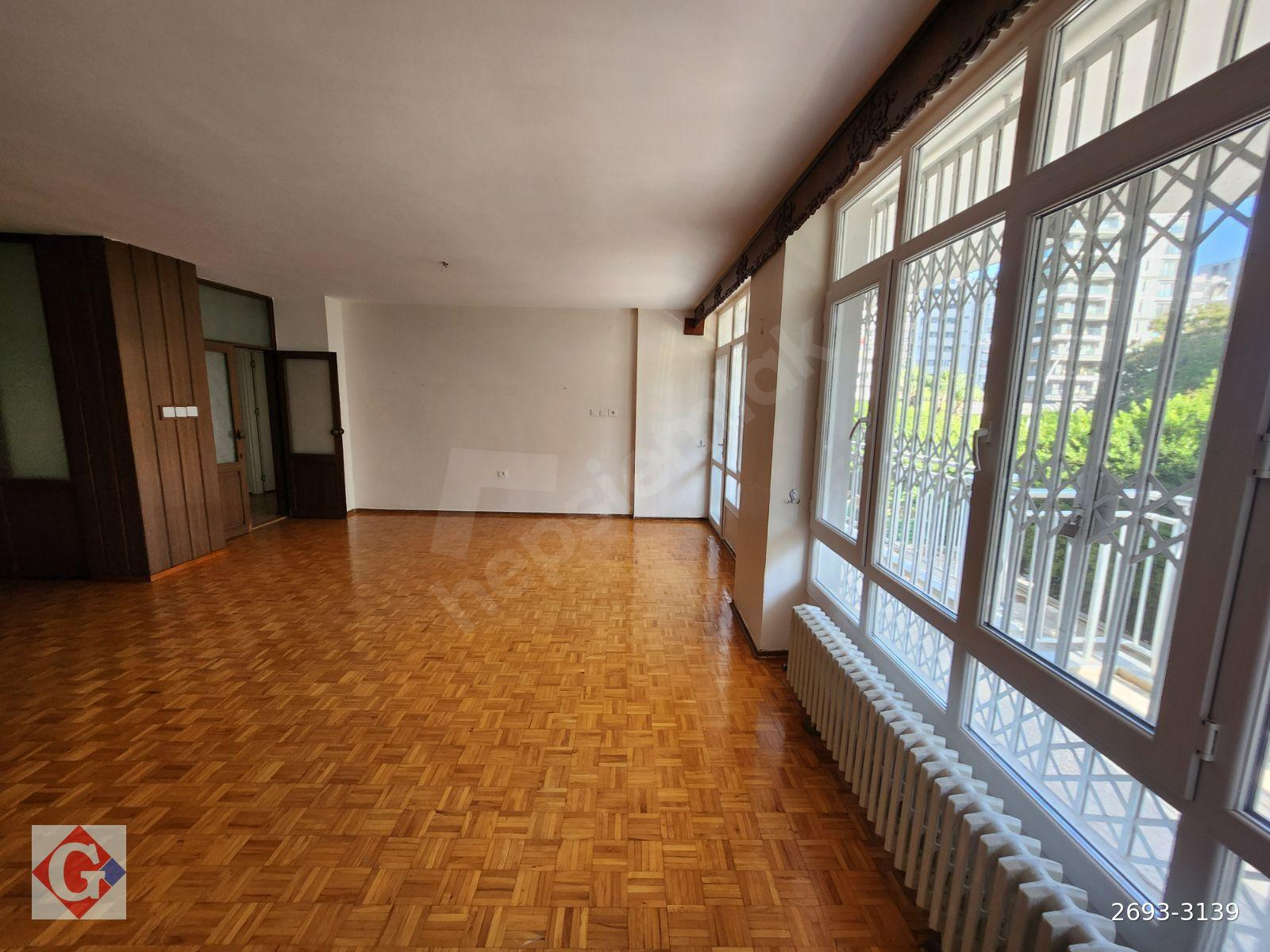 GÖRGÜN'DEN ATATÜRK CAD. 4+1 250M2 MERK.KAL. OTOPARKLI DAİRE
