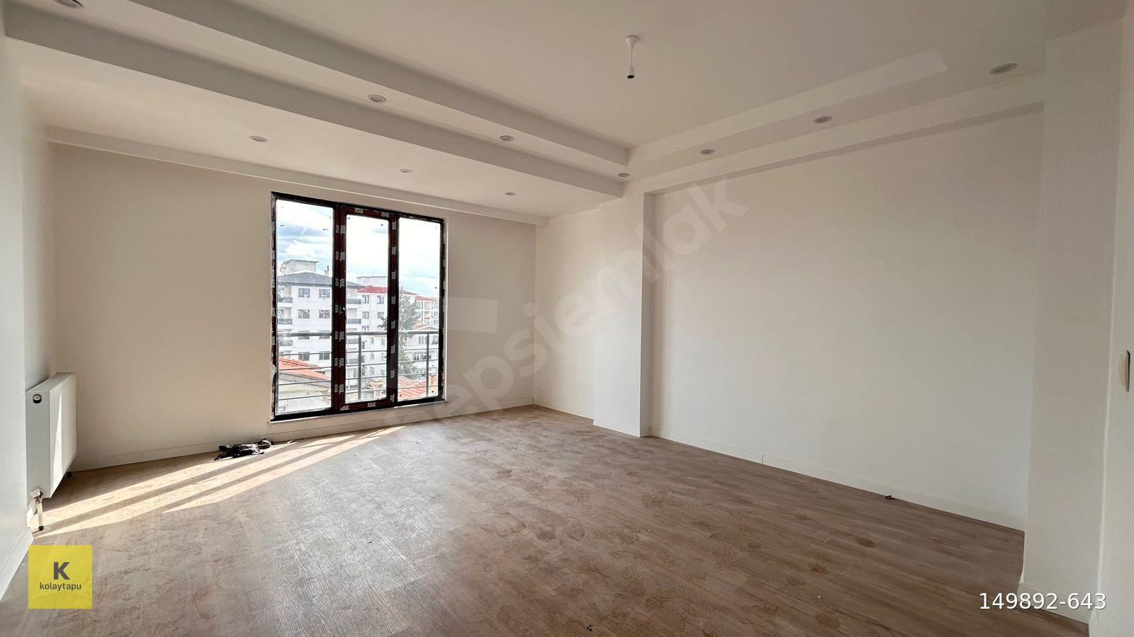 KOLAYTAPU Lüleburgaz Barış Mh. ARAKAT 2+1 Otoparklı Yeni Bina
