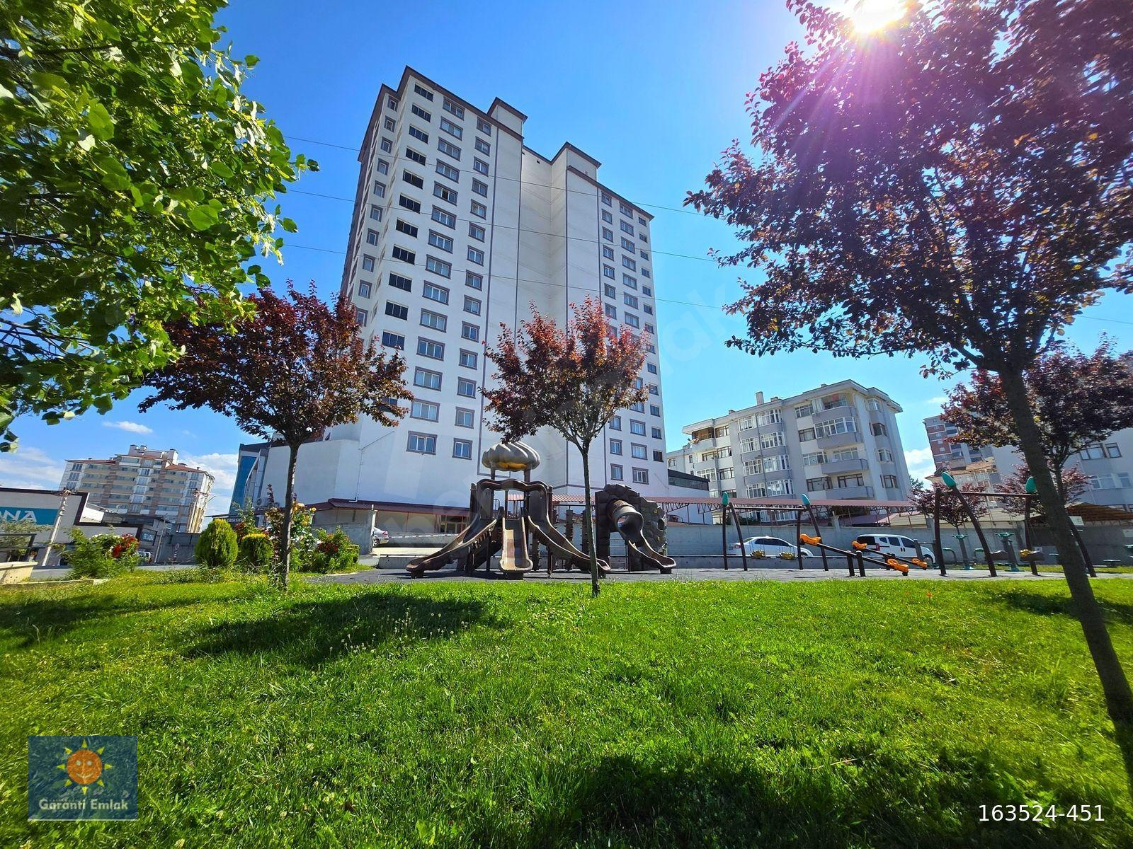 Garanti Emlak'tan Kuzeykentte - Caddeye Cephe - K.Otoparklı 2+1
