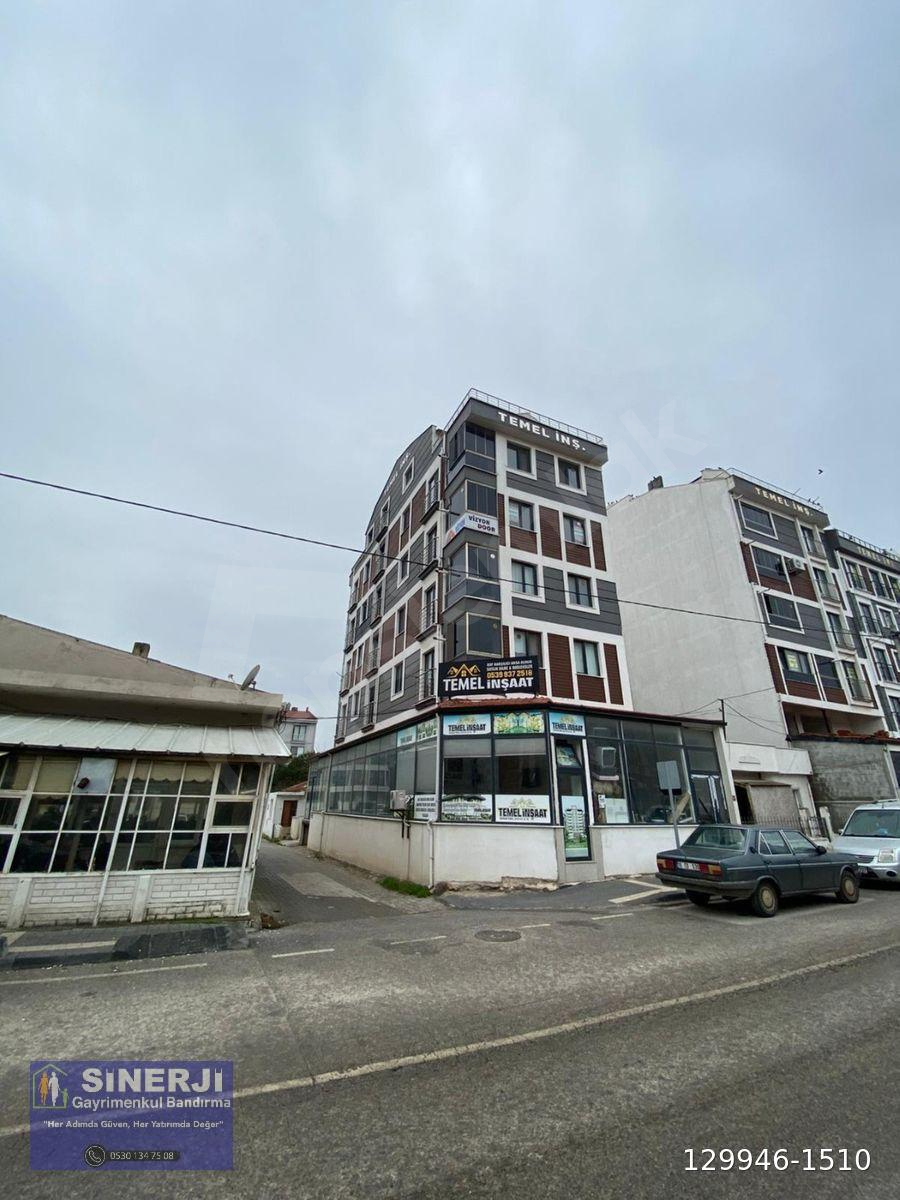 Krediye Uygun Atatürk C. Üzerind Ara Kat Balkonlu 2+1 Satılık Daire