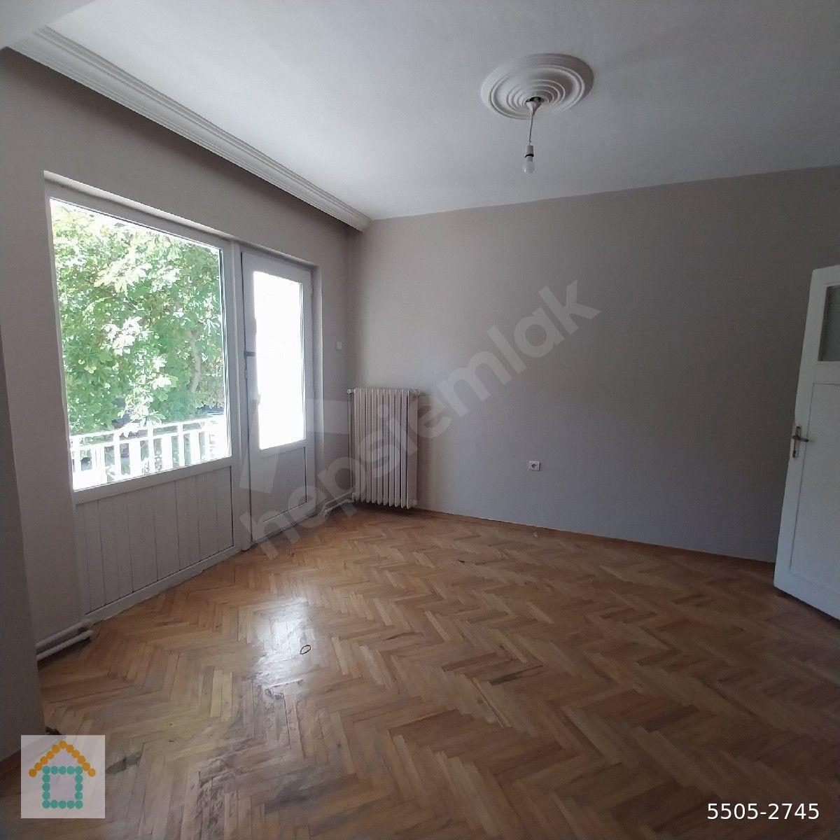 MALTEPE'DE KİRALIK 2+1 DAİRE KATTA ÖN CEPHE KOMBİLİ