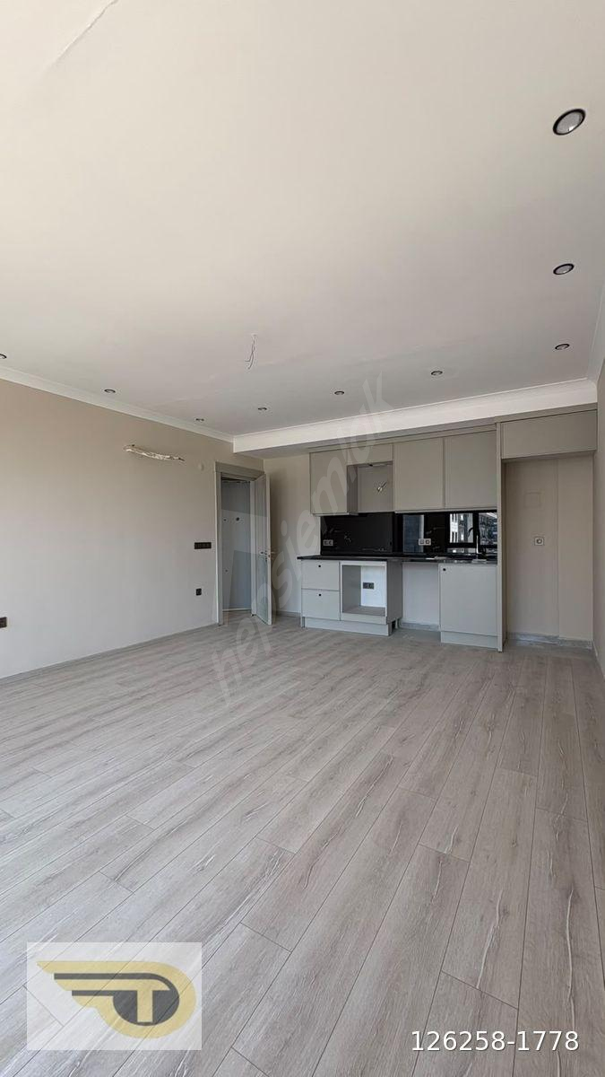 Mahmutlar / Alanya 3+1 Yeni Bina Avm Civarı Site İçi Full Aktiviteli Kiralık Ev