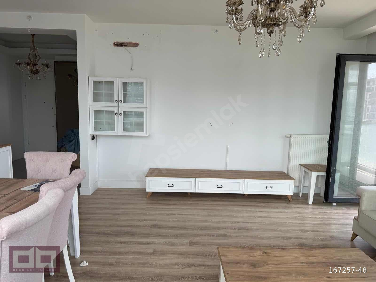 BAHÇEŞEHİR AKZİRVE STRADA 1'DE KISMİ EŞYALI KİRALIK 3+1 DAİRE