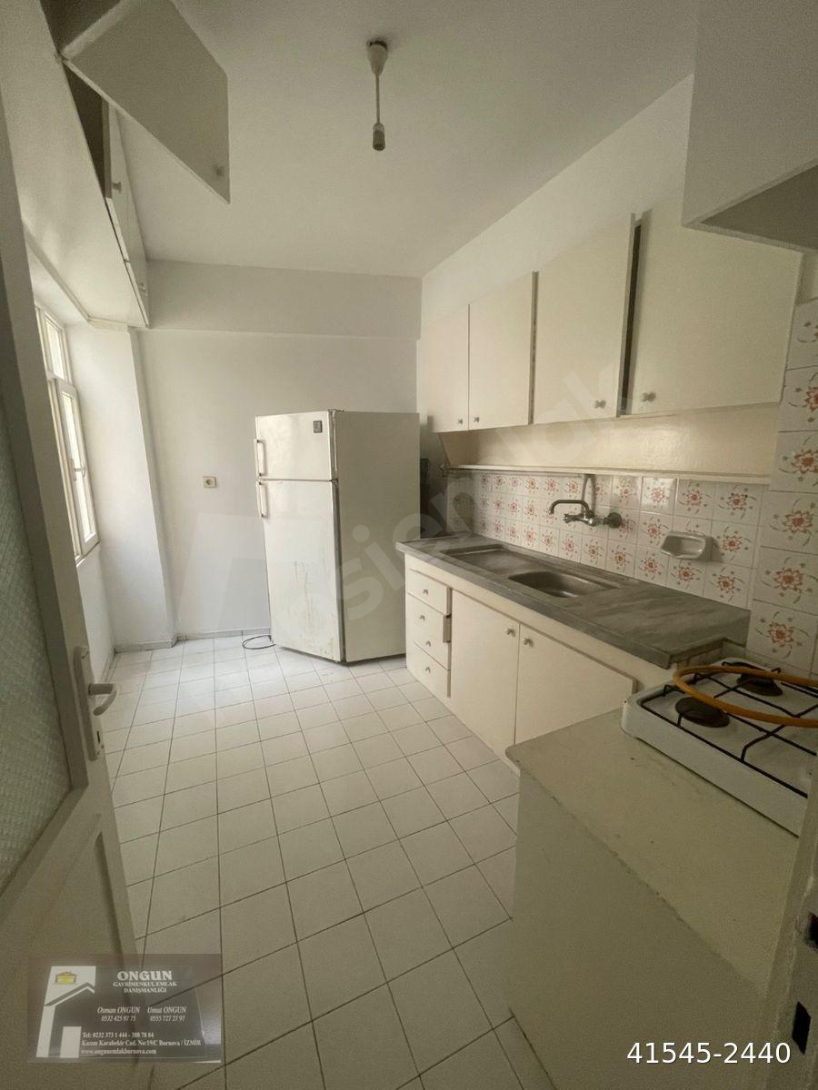 BORNOVA MERKEZ DE 3+1 KLASİK DAİRE