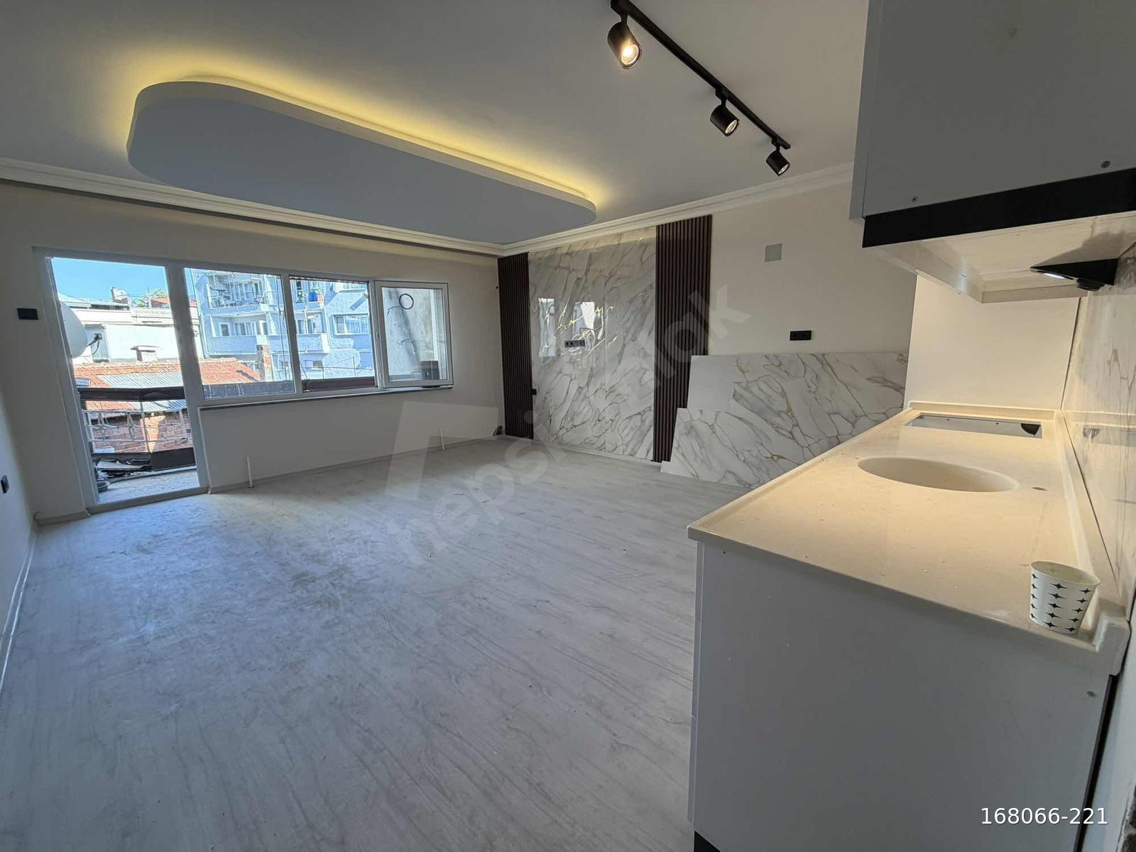 PRESTİJ GRUPTAN MERKEZİ KONUMDA 2,5+1 YENİLENMİŞ FIRSAT DAİRE