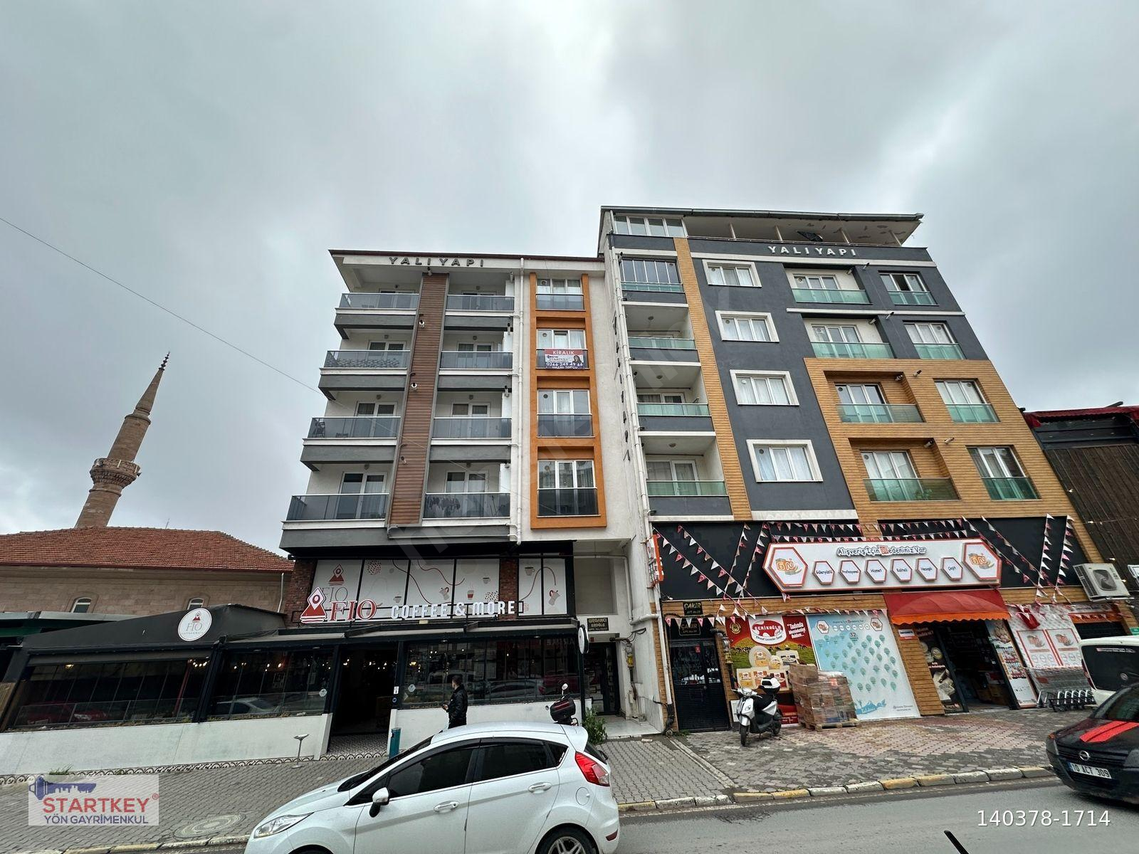 KASAPLAR MAHALLESİNDE CADDE ÜZERİNDE EŞYALI KİRALIK 1+1