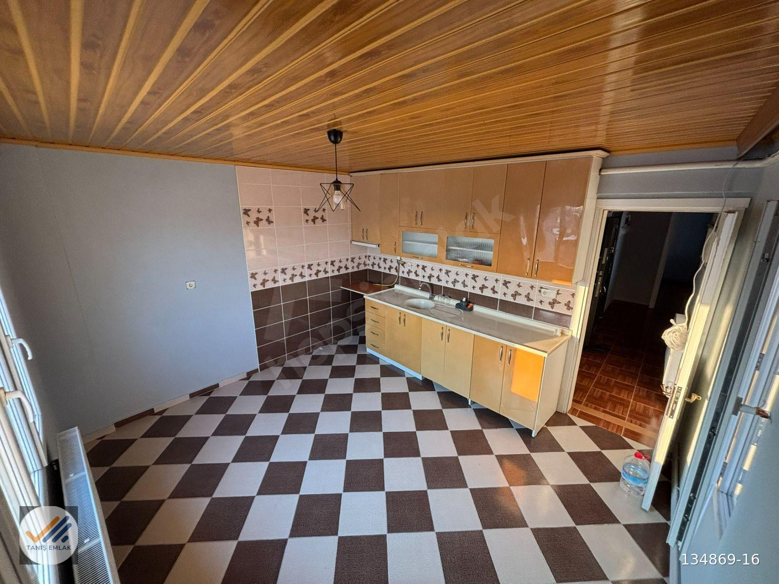 İzmir Bornova Doğanlarda 1+1 doğalgazlı kiralık daire